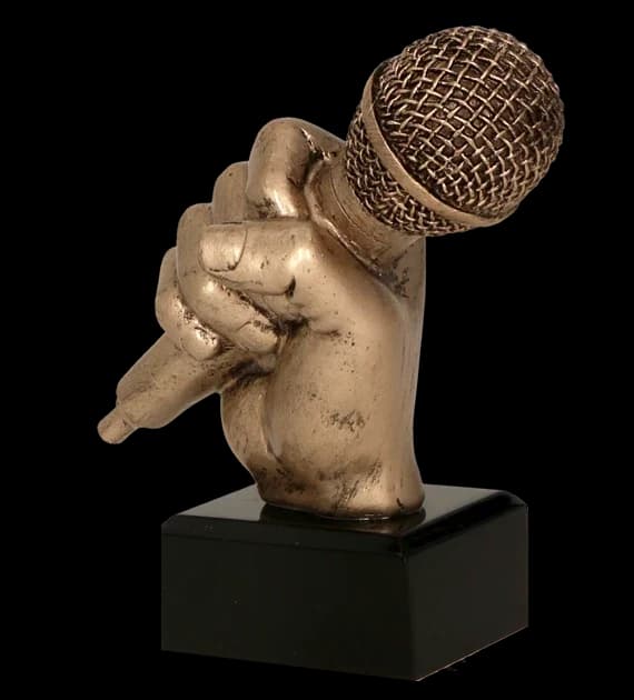 Cast figurine - music
