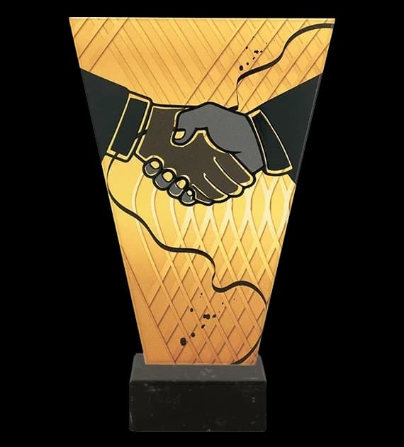 Monochrome glass trophy on marble base - GENERAL HANDSHAKE